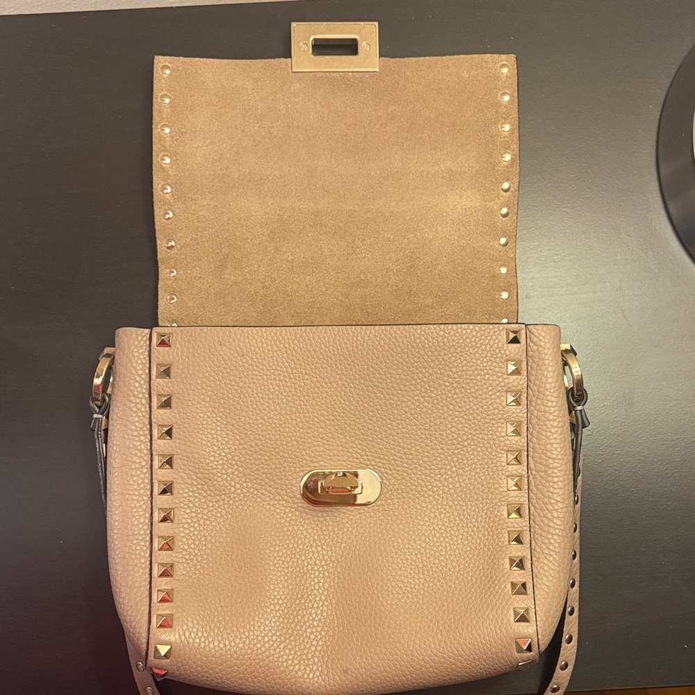 Valentino Garavani Rock Stud Leather Crossbody Bag with Gold Hardware - Picture 4 of 16